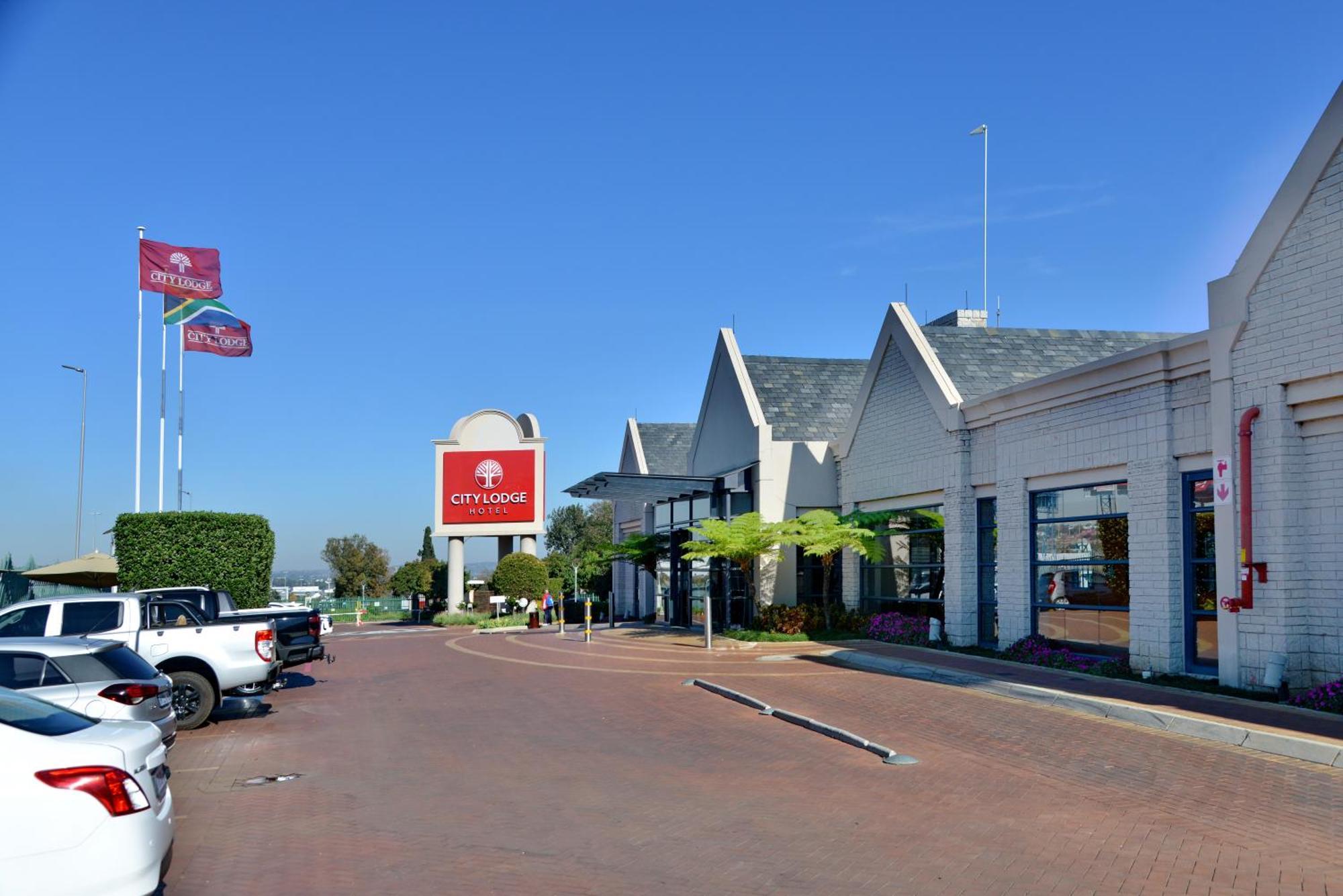 City Lodge Hotel Johannesburg Airport, Barbara Road Kempton Park Exteriör bild